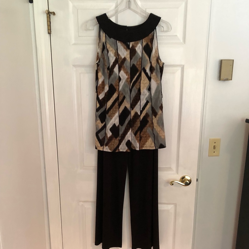 Previously Worn Sandra Darren Two Piece Pant Suit